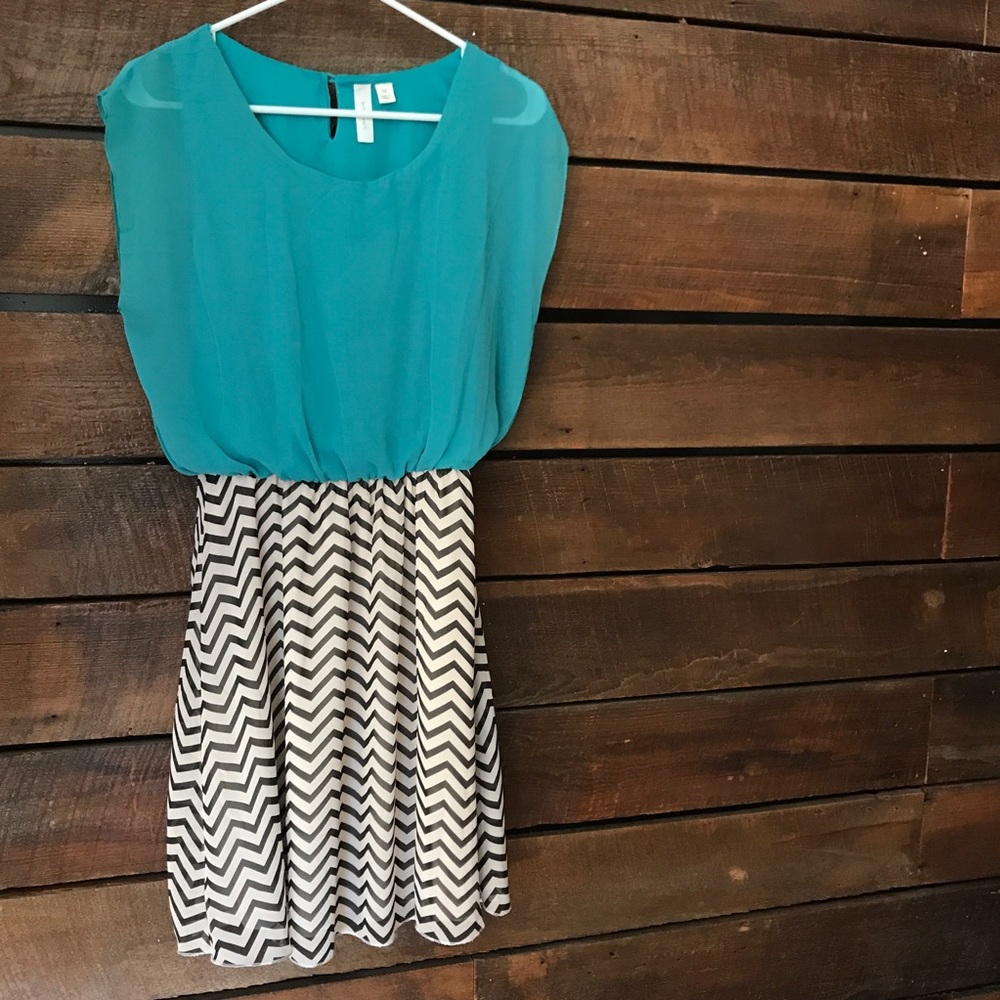 Tacera flowy dress